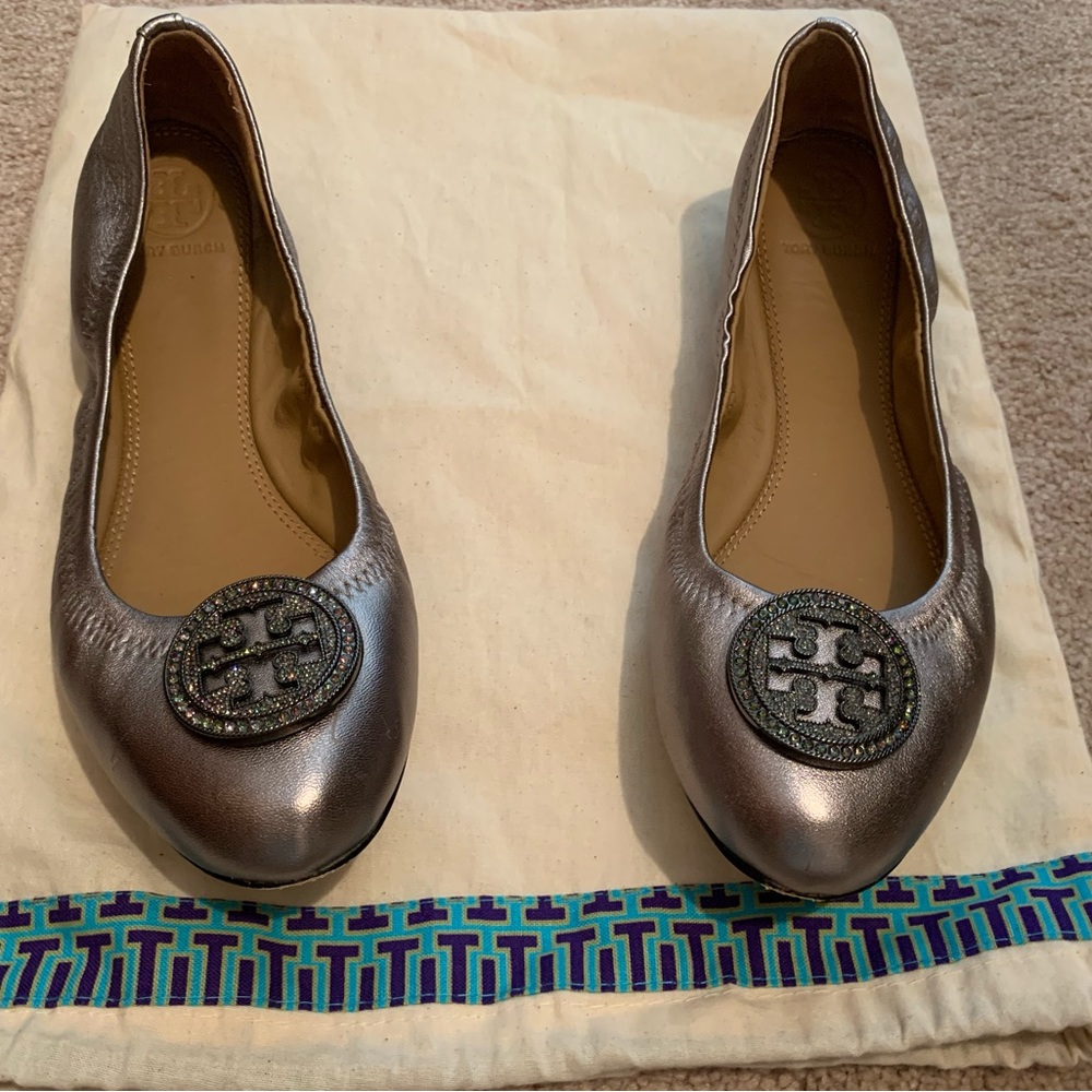Tory Burch metallic ballet flats with iridescent crystal logo, size 8.5